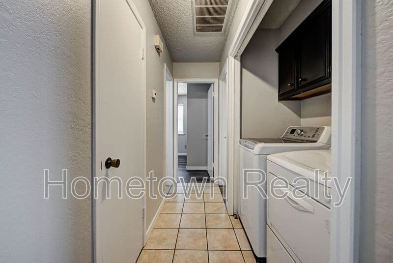 Norman Condo: 1713 Hillcrest Drive