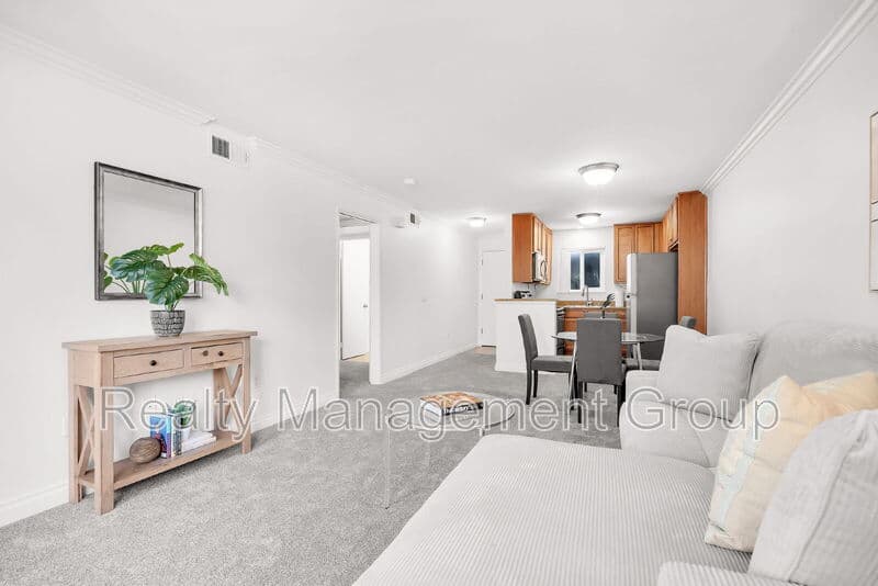 San Diego Condo: 1756 Essex Street