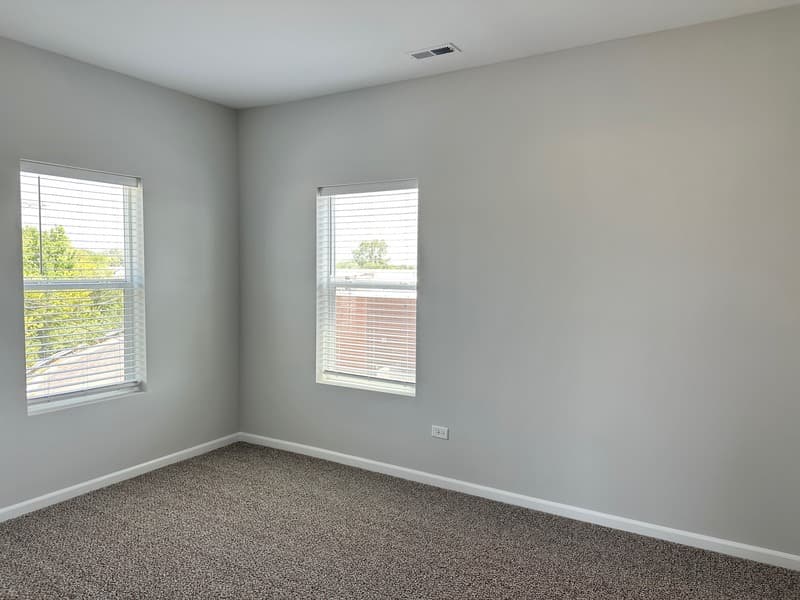 East Dundee Condo: 855 E Main St