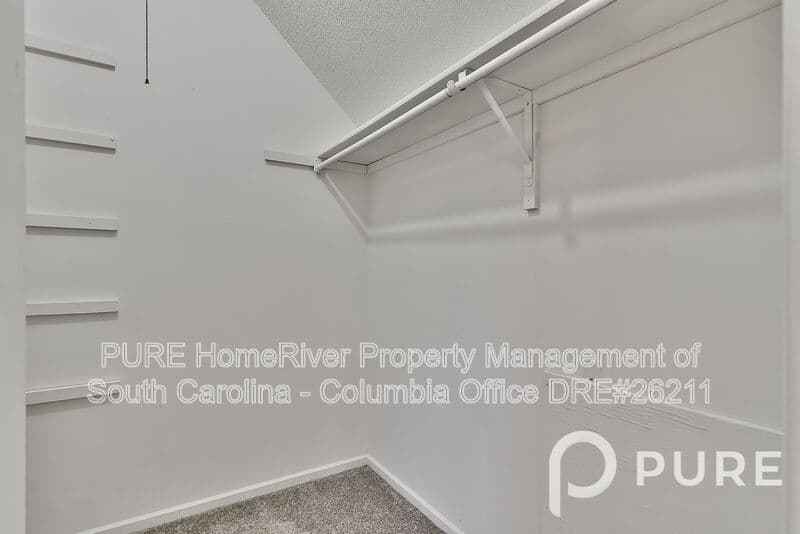 West Columbia House: 1290 Hulon Circle