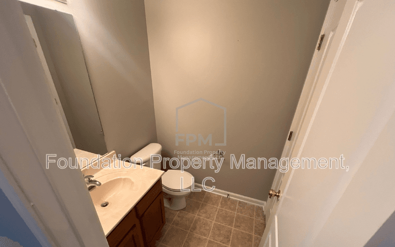 Memphis House: 9115 Cinderhill Cove West