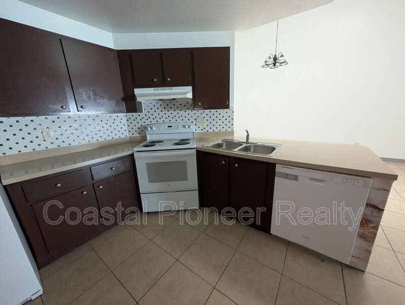 Brandon House: 1331 Coolridge Dr