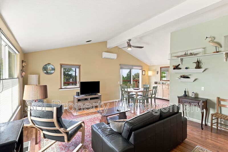 Santa Cruz House: 140 Spaten Way
