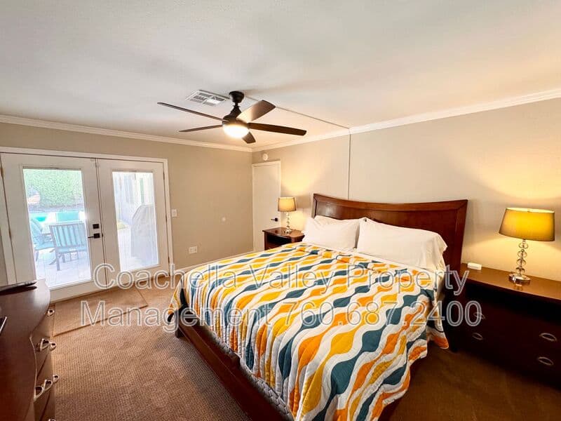 Palm Springs House: 2004 N San Antonio Rd