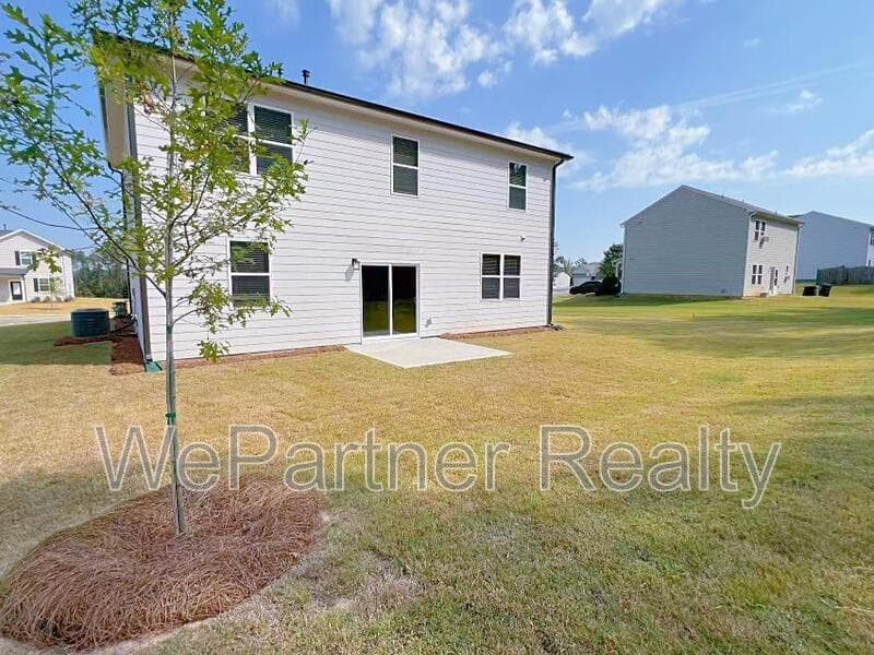 Douglasville House: 7225 Lacey Dr