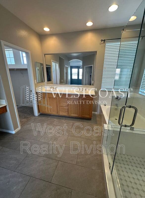 Murrieta House: 26719 Evergreen Avenue