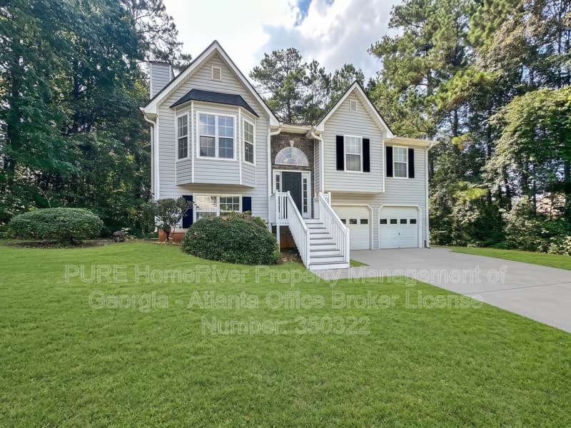 Douglasville House: 335 Paradise Dr
