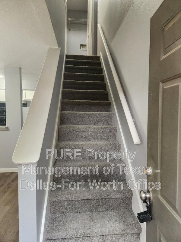Irving Condo: 4004 W. Pioneer Dr.