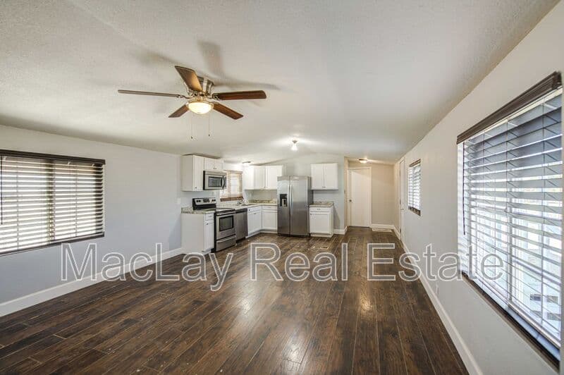 Florence House: 20968 E Florence Kelvin Hwy