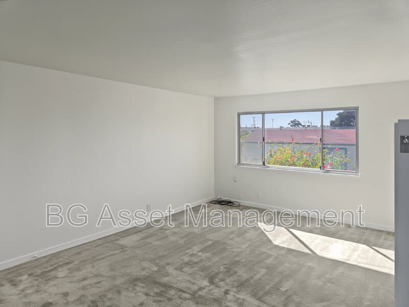 Richmond Condo: 5308 Columbia Ave