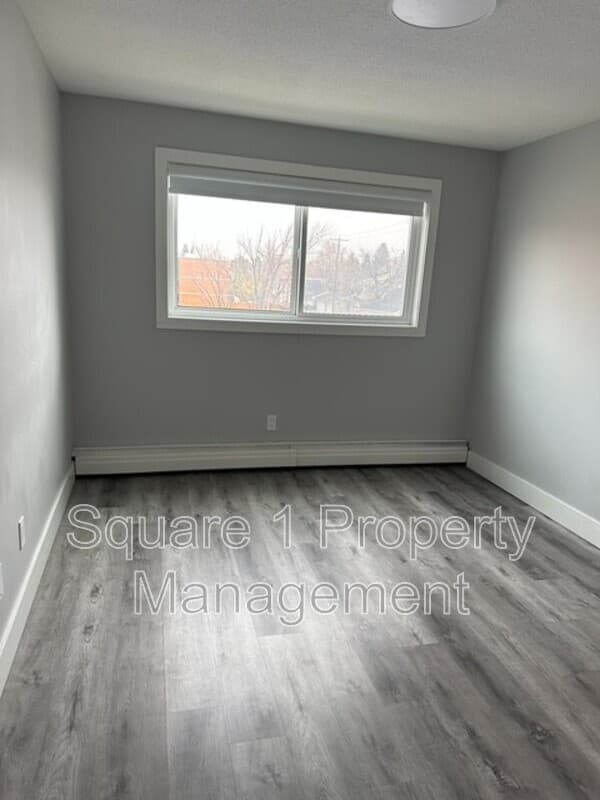 Edmonton Condo: 11045-128 Street