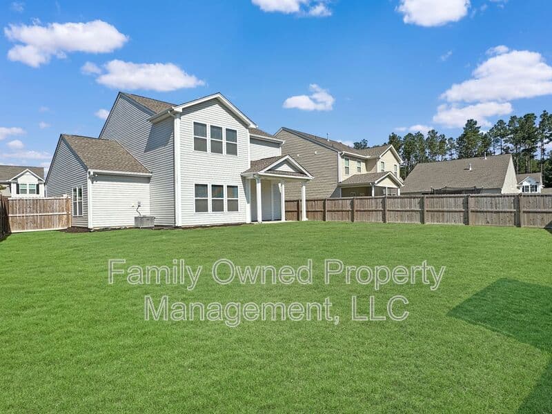 Summerville House: 105 Whimbrel Drive
