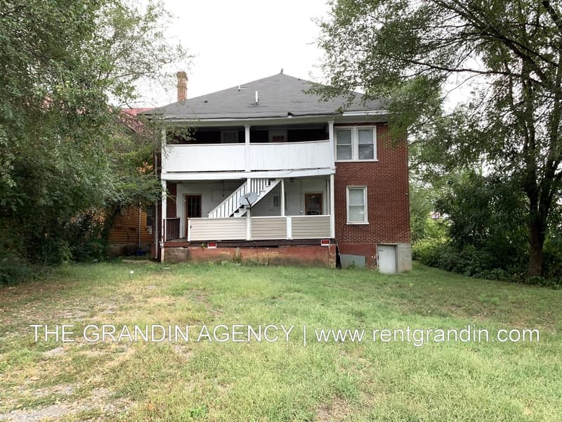 Roanoke House: 1306 Patterson Avenue Southwest