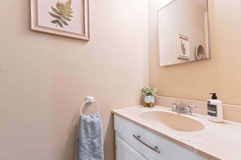 Littiz House: 24 Knollwood Drive