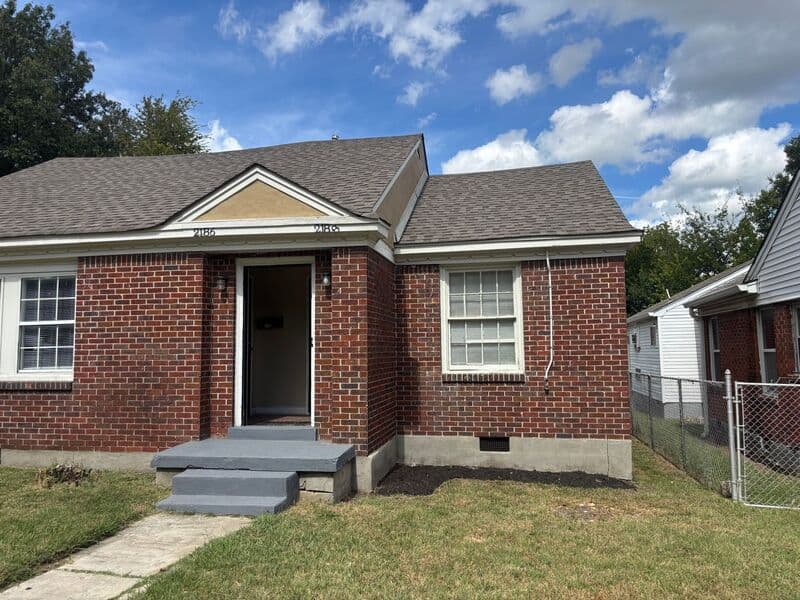 Memphis House: 2188 Jackson Ave