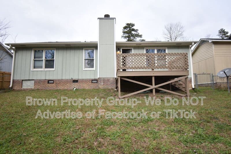 Fayetteville House: 6313 Applewhite Rd