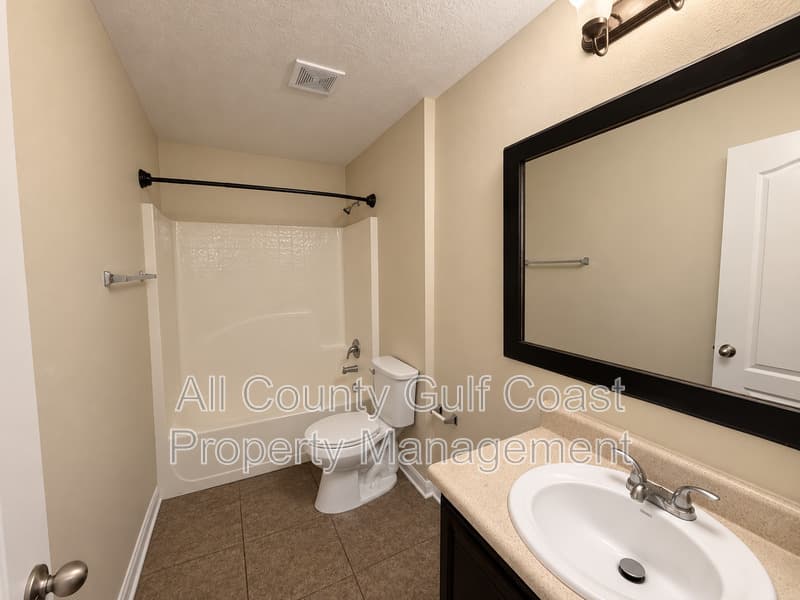Palmetto House: 2234 10th Ave E