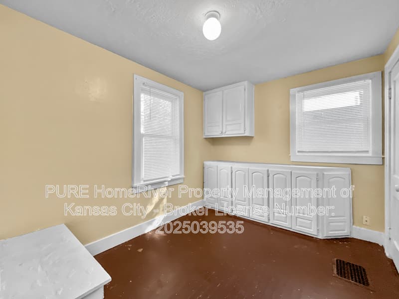 Kansas City House: 447 N Topping Ave