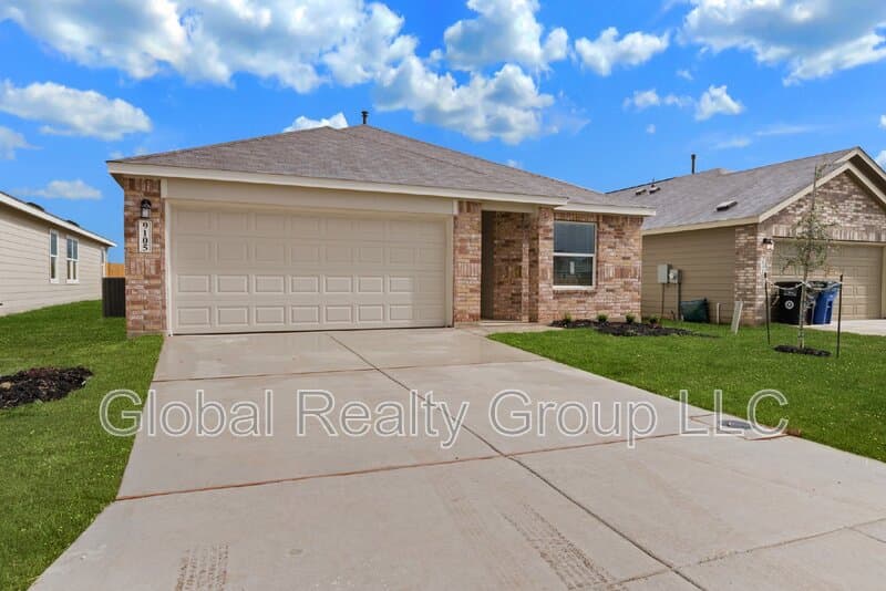 Seguin House: 9105 Navarro Vis