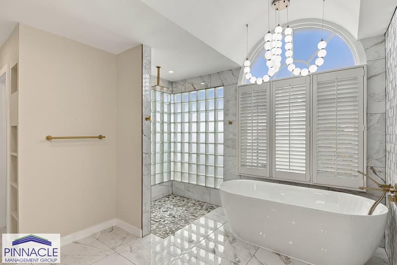 Honolulu House: 814-814A Kealaolu Avenue