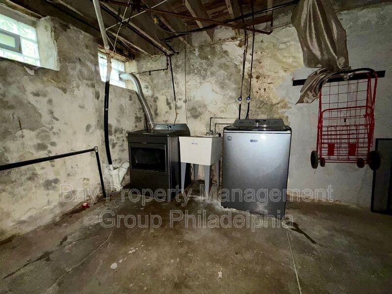 Philadelphia House: 7207 Sommers Rd