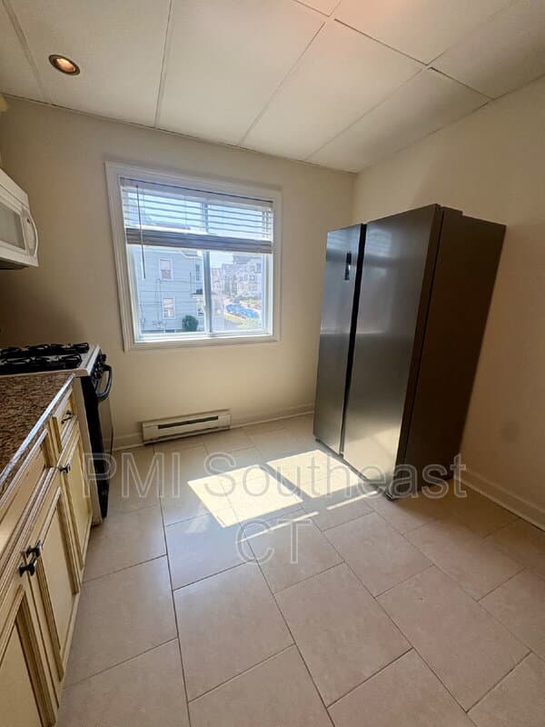 New London Condo: 285 Montauk Avenue
