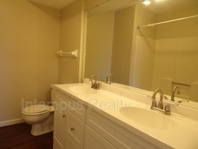Columbus House: 7839 Meadowhaven Blvd
