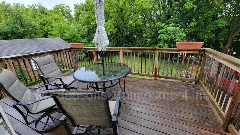 Burlington Condo: 80 Chase Street