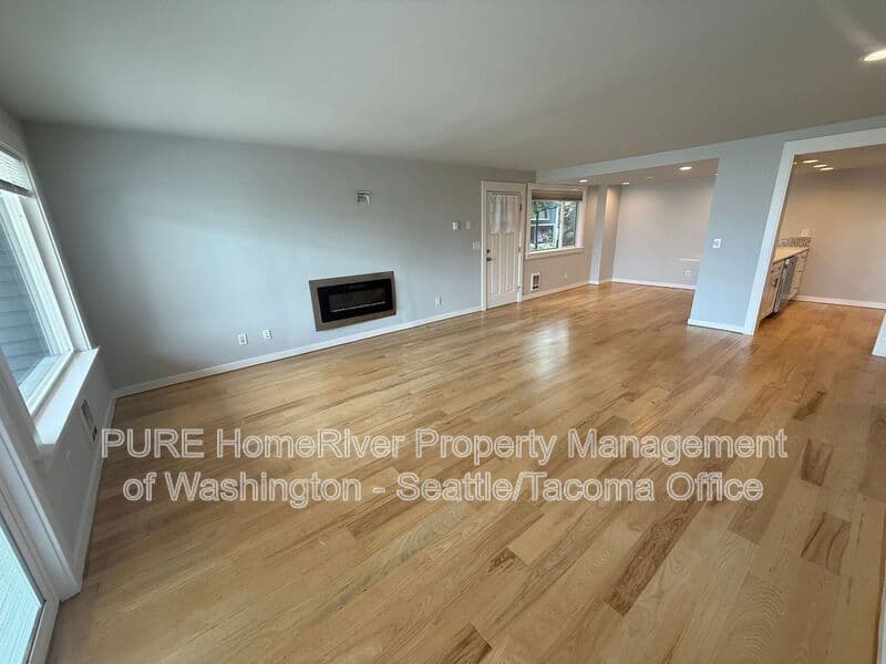 Renton Condo: 3306 Lake Washington Blvd N