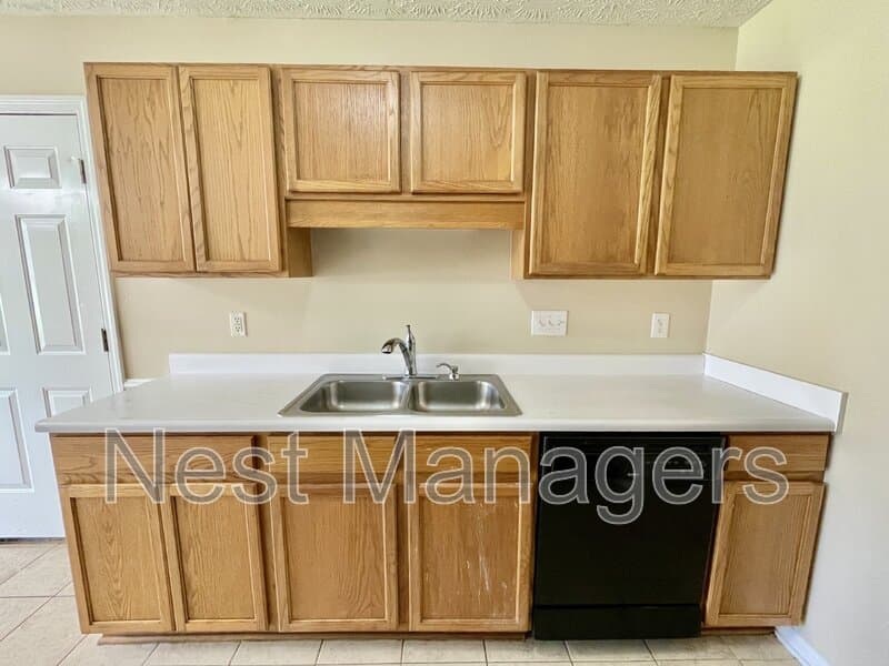 Fayetteville House: 9616 Gooden Drive