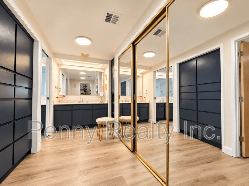 Escondido House: 9603 Indian Creek Way