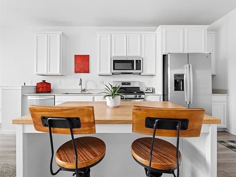 Lakewood House: 2037 S Vance Way