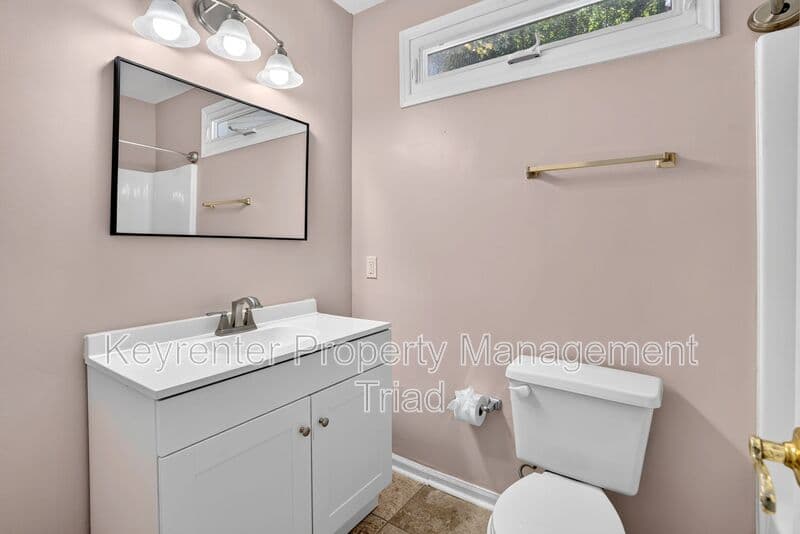 Greensboro House: 3607 McCuiston RD