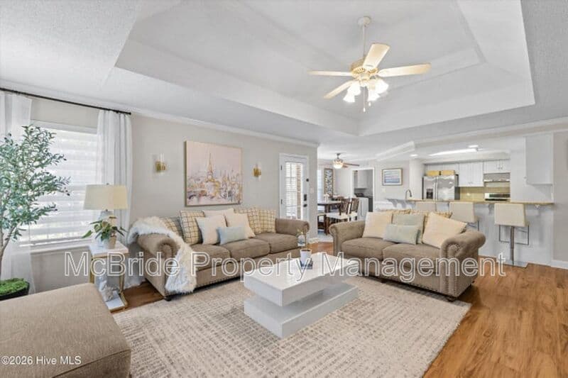 Evans House: 5105 Windmill Place