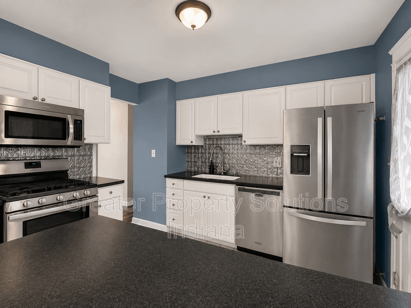 Crown Point House: 3810 Kingsway Drive