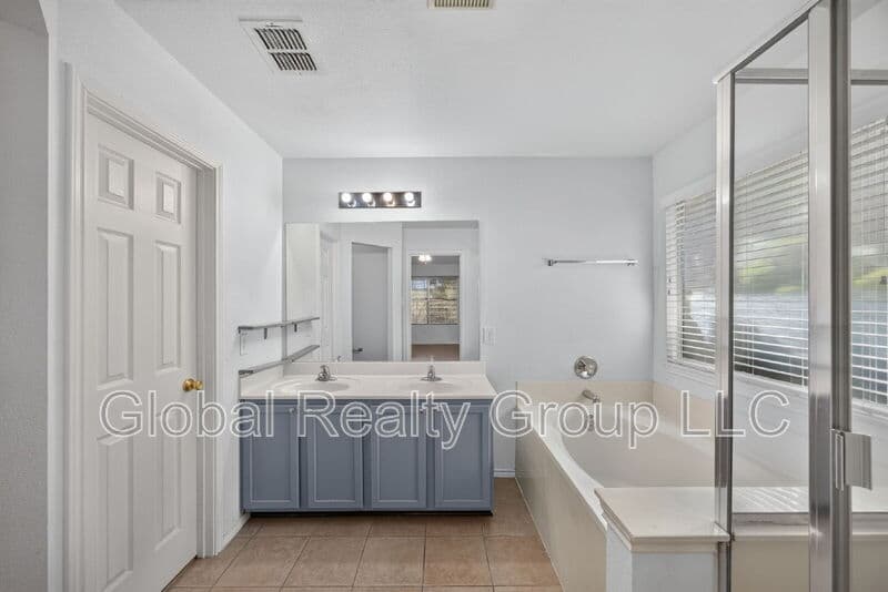San Antonio House: 7411 Tamburo Trail