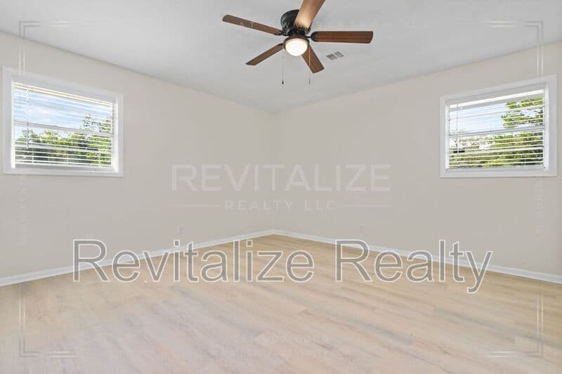 Gulfport House: 2531 W David Drive