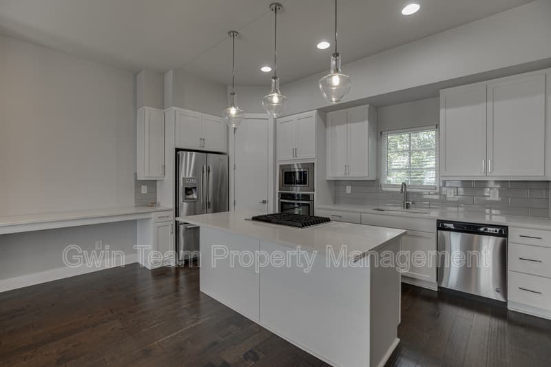 Atlanta Townhome: 721 Taylor Ct