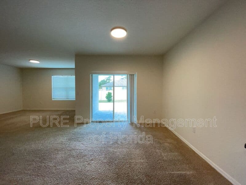 Ocala House: 4950 NE 15th Place
