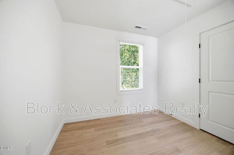 Raleigh House: 2813-103 Wilcox Place