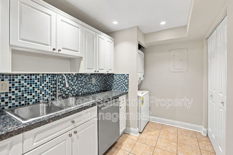 Cincinnati House: 2126 Gilbert Ave.