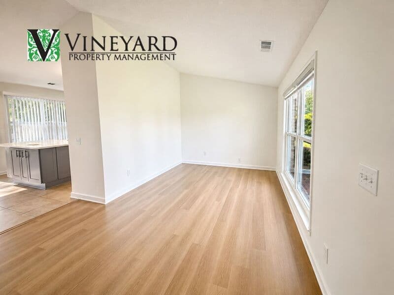 Kennesaw House: 414 Darter Drive NW