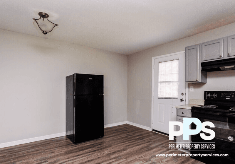 Carrollton House: 1126 Maple St