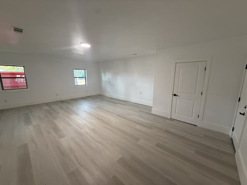 Ada House: 800 West 6th