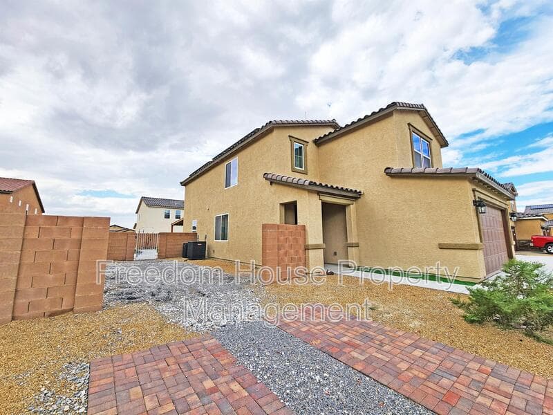 Pahrump House: 3821 East Weld Avenue