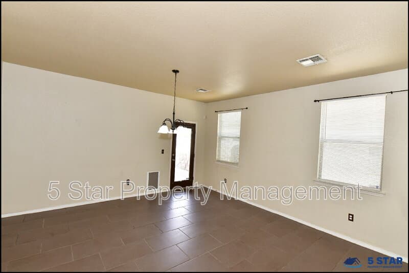 El Paso House: 4913 Adrian Campos St !!