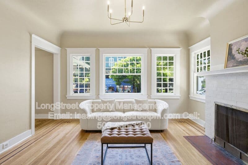 Portland House: 2249 E Burnside St