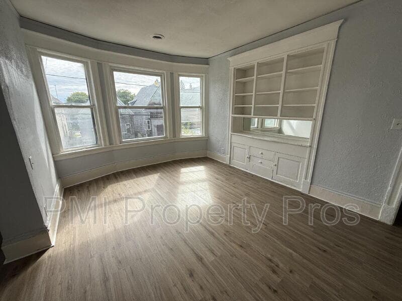 Milwaukee Condo: 1623 N 38th St