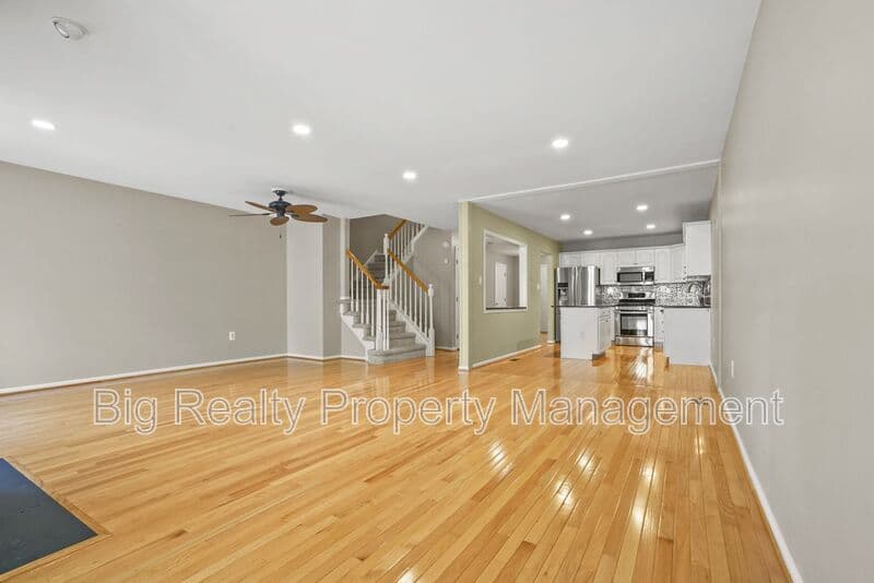 Collegeville House: 114 Harvard Dr