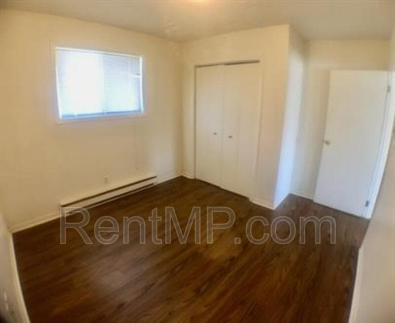 Mt. Pleasant Condo: 3467 S Summerton - APT 2